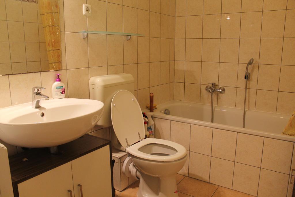 Erkel Apartment Budapest Rum bild